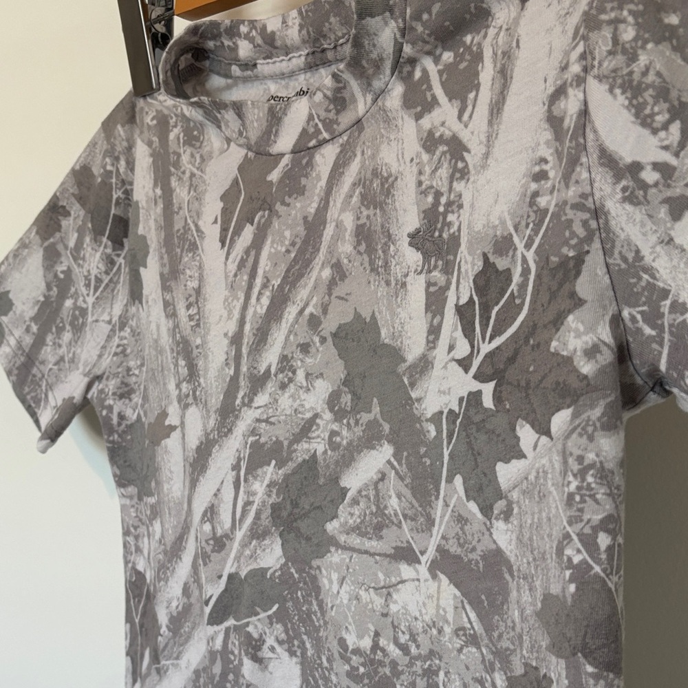 Abercrombie Kids Gray Camo Short Sleeve Tee - Picture 2 of 7